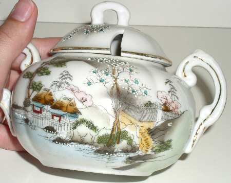 JAP778 Sugar Bowl & Lid