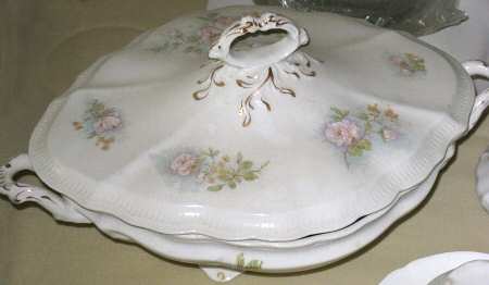 JB1025 Oval Covered Vegetable