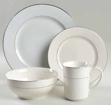 Double Platinum Band 4 Piece Place Setting
