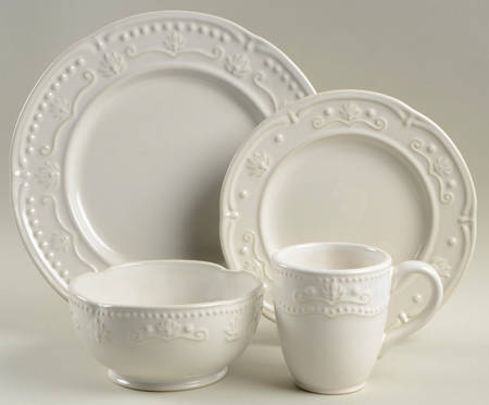 Scalloped Floral White 4 Piece Place Setting