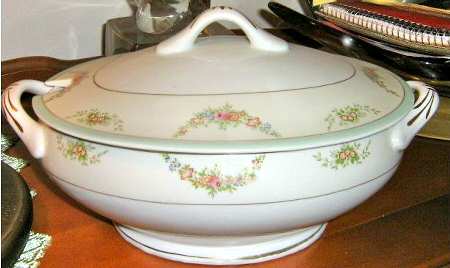 JAP856 Tureen &  Lid