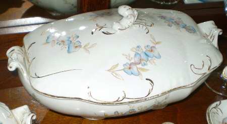 JB1052 Oval Covered Vegetable