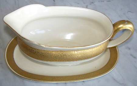 60457 Gravy Boat & Underplate