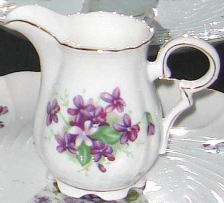 NYB9 Creamer