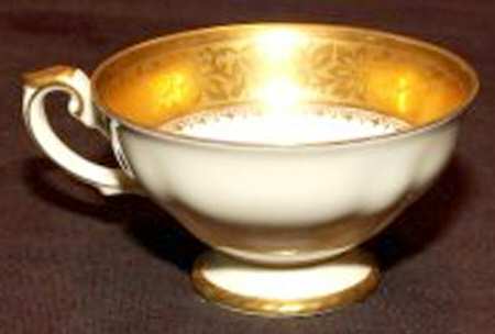 E02104 Footed Cup