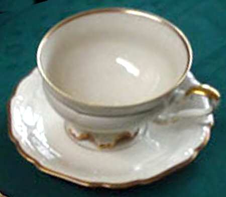 0931 Footed Cup & Saucer Set