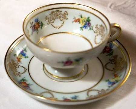 JOH396 Footed Cup & Saucer Set