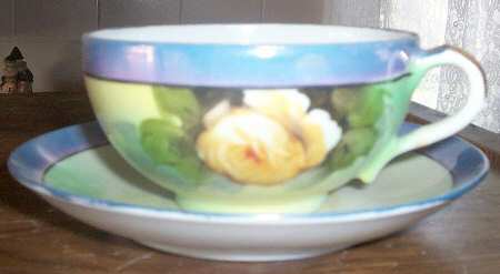 JAP916 Footed Cup & Saucer Set