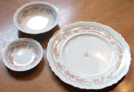 Bordeaux Rose Fruit/Dessert (Sauce) Bowl