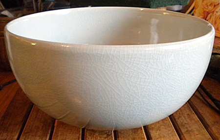 Tourron Mica 9" Round Vegetable Bowl
