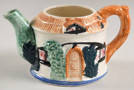 JAP722 (Round Cottage Shaped) Mini Teapot No Lid