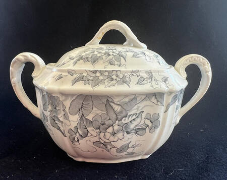 Thumberger Sugar Bowl & Lid