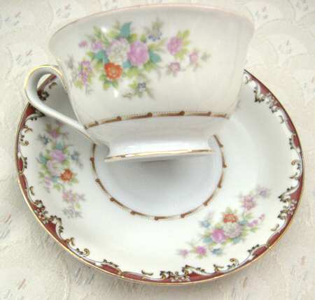 JYO91 Footed Cup & Saucer Set