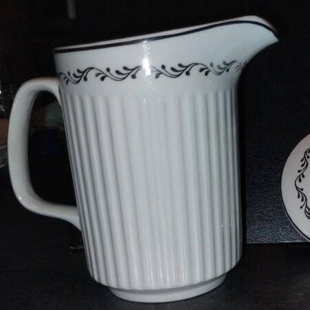 JB1113 Creamer