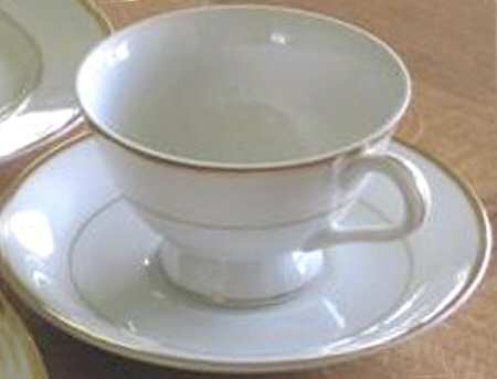 Shannondoa Footed Cup & Saucer Set