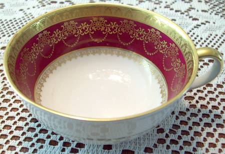 E533 Footed Cup
