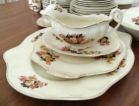 JB1148 Gravy Boat & Underplate
