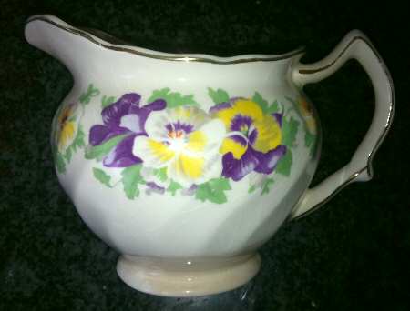 JB1151 Creamer
