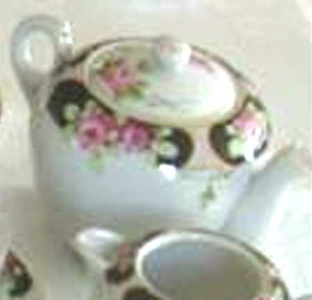 JAP1091 Teapot & Lid