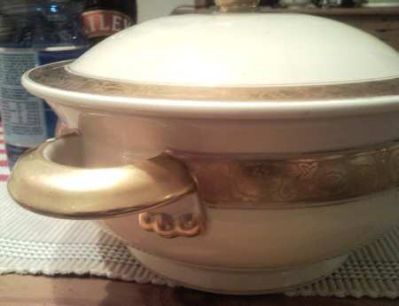 60670 Round Covered Vegetable