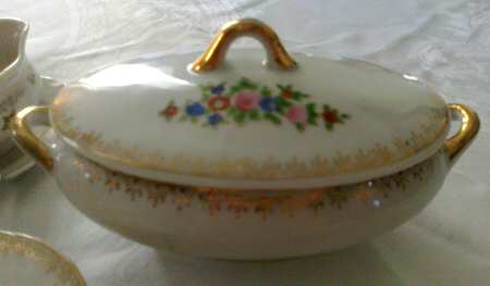 JAP1127 Toy Oval Covered Vegetable