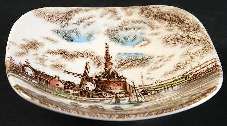 Tulip Time Brown Multicolor (Oval, Cream Bkgd) Small Ashtray