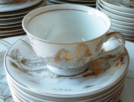 KUT422 Footed Cup & Saucer Set