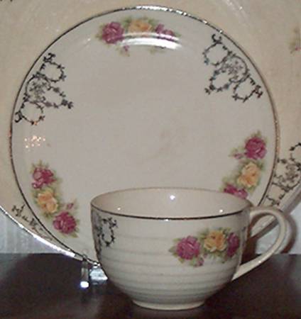 JRI4 Flat Cup & Saucer Set