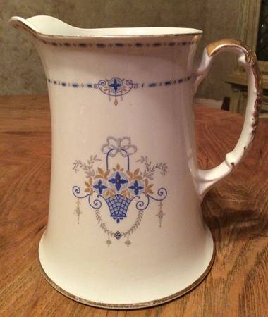 Thiers Pitcher