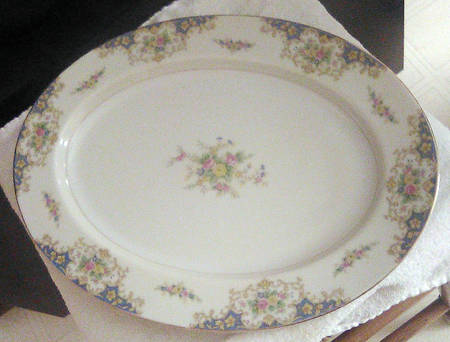 MOY18 14" Oval Serving Platter