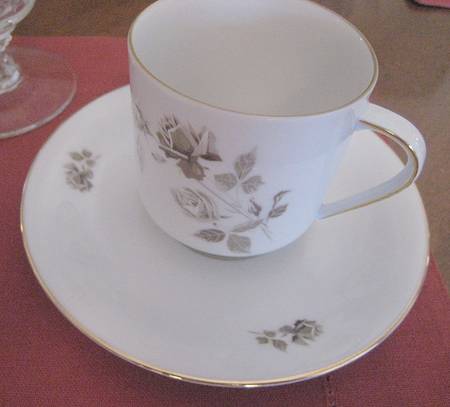 JOE83 Flat Cup & Saucer Set