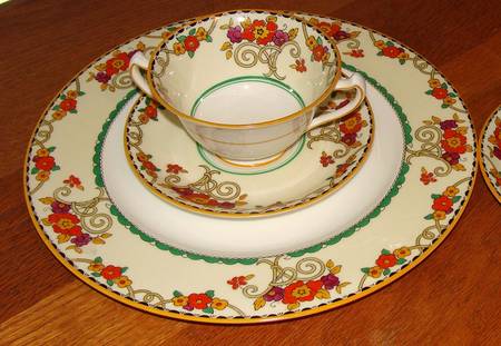 27933 Footed Bouillon Cup & Saucer