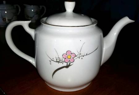 Plum Blossom Teapot & Lid