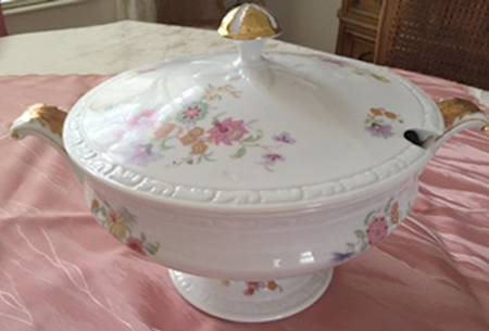 JAE299 Tureen &  Lid