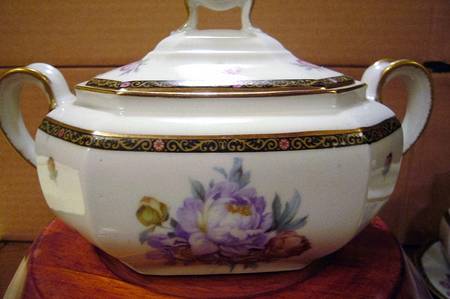 10461 Sugar Bowl & Lid