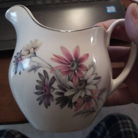 JB1321 Creamer