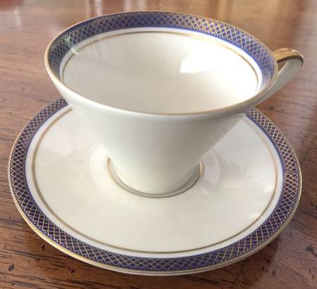 3512 Footed Cup & Saucer Set