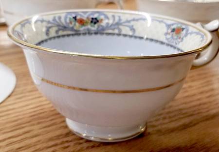 26810 Footed Cup