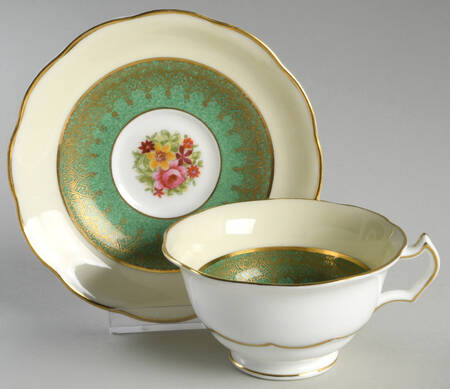 29832 Footed Cup & Saucer Set