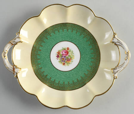 29832 Handled Cake Plate