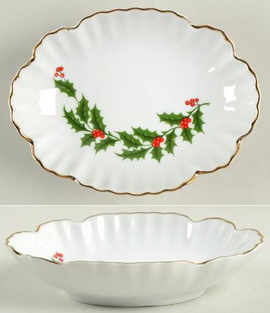 Christmas Holly (Smooth Edge) 6" Bon Bon