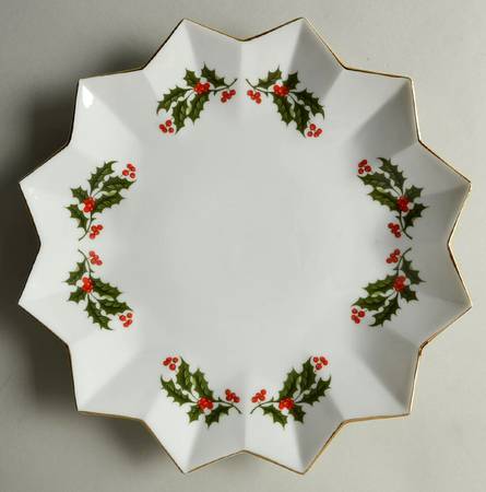 Christmas Holly (Smooth Edge) 10" Star Shaped Platter