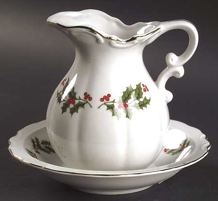 Christmas Holly (Smooth Edge) Small Pitcher & Bowl Set