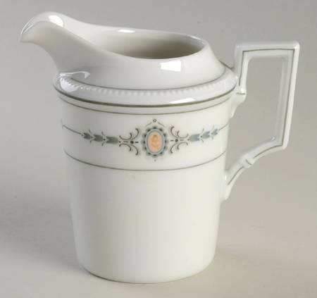 Antigone Creamer