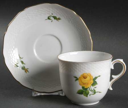 Charlottenburg (Scalloped) Flat Cup & Saucer Set