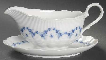 Festival Gravy Boat with Attached Underplate