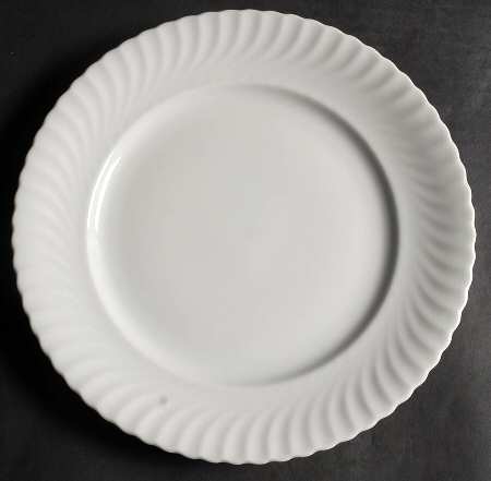 Nicole (Swirl) Luncheon Plate by Kaiser