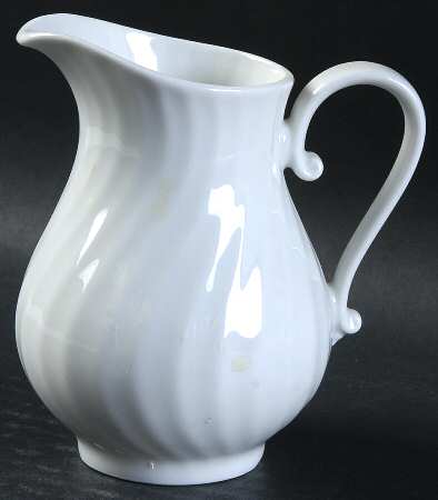 Nicole (Swirl) Creamer