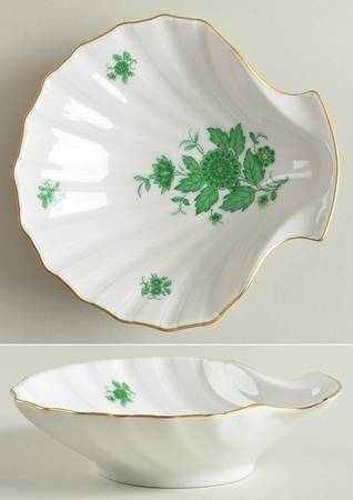 Schonbrunn Shell Shaped Dish