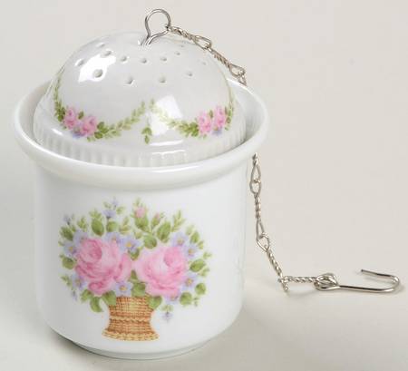 Marseilles Tea Ball W/Holder